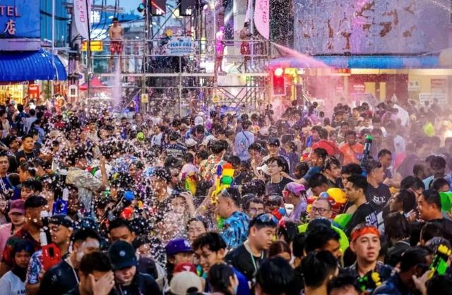 ผู้ว่าการ ททท.ปลื้ม “สงกรานต์ไทย 2569” เงินสะพัดกว่า 3 หมื่นล้าน