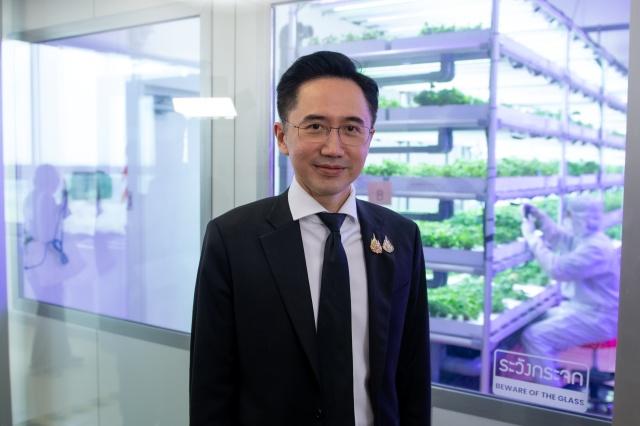 ยศชนันยก Plant Factory โรงปลูกผักปั้นสารสกัดมูลค่าสูง