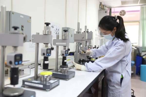 ผลักดันกฎหมายการเพิ่ม10,000ห้องปฏิบัติการคุณภาพ
