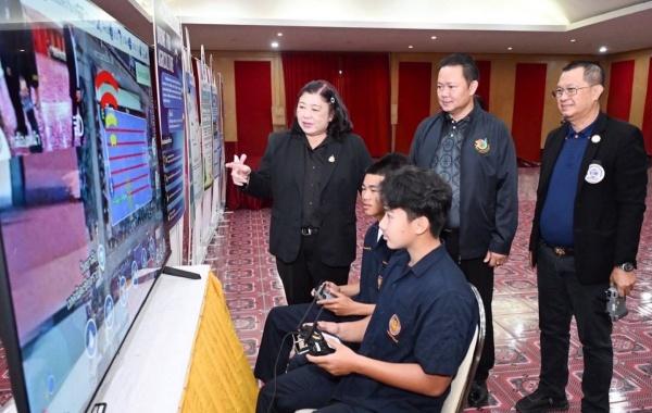 เปิดศูนย์เรียนรู้โดรนสอนเกษตรกรเชียงรายในว.เทคนิค