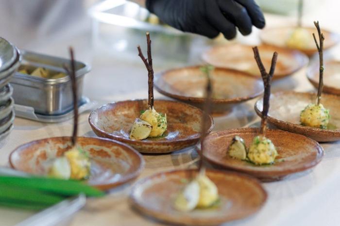 บ้านเหมืองกุงจากชุมชนช่างปั้นสู่ชุมชนหัตถศิลป์