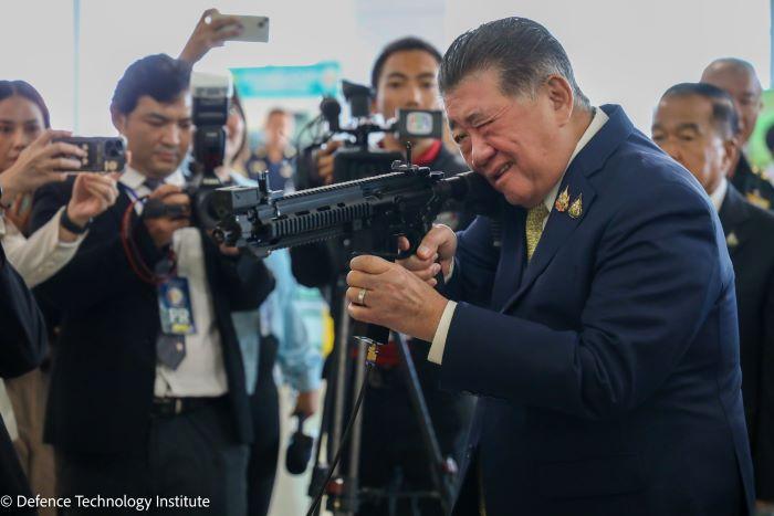 ภูมิธรรมมั่นใจศักยภาพพัฒนาอุตสาหกรรมป้องกันประเทศ