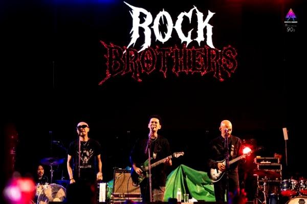 Rock Winter 90s ไฟร็อกกลางลมหนาวที่ภูน้ำผึ้ง หัวหิน